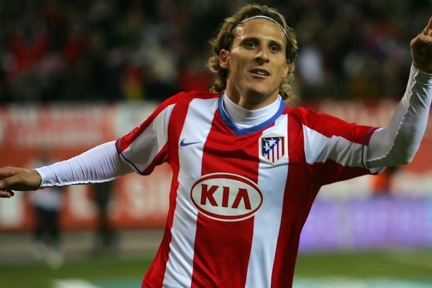 'My goal against Barcelona was spectacular': Diego Forlan reflects on sensational strike against Barca in 2009 - Bóng Đá