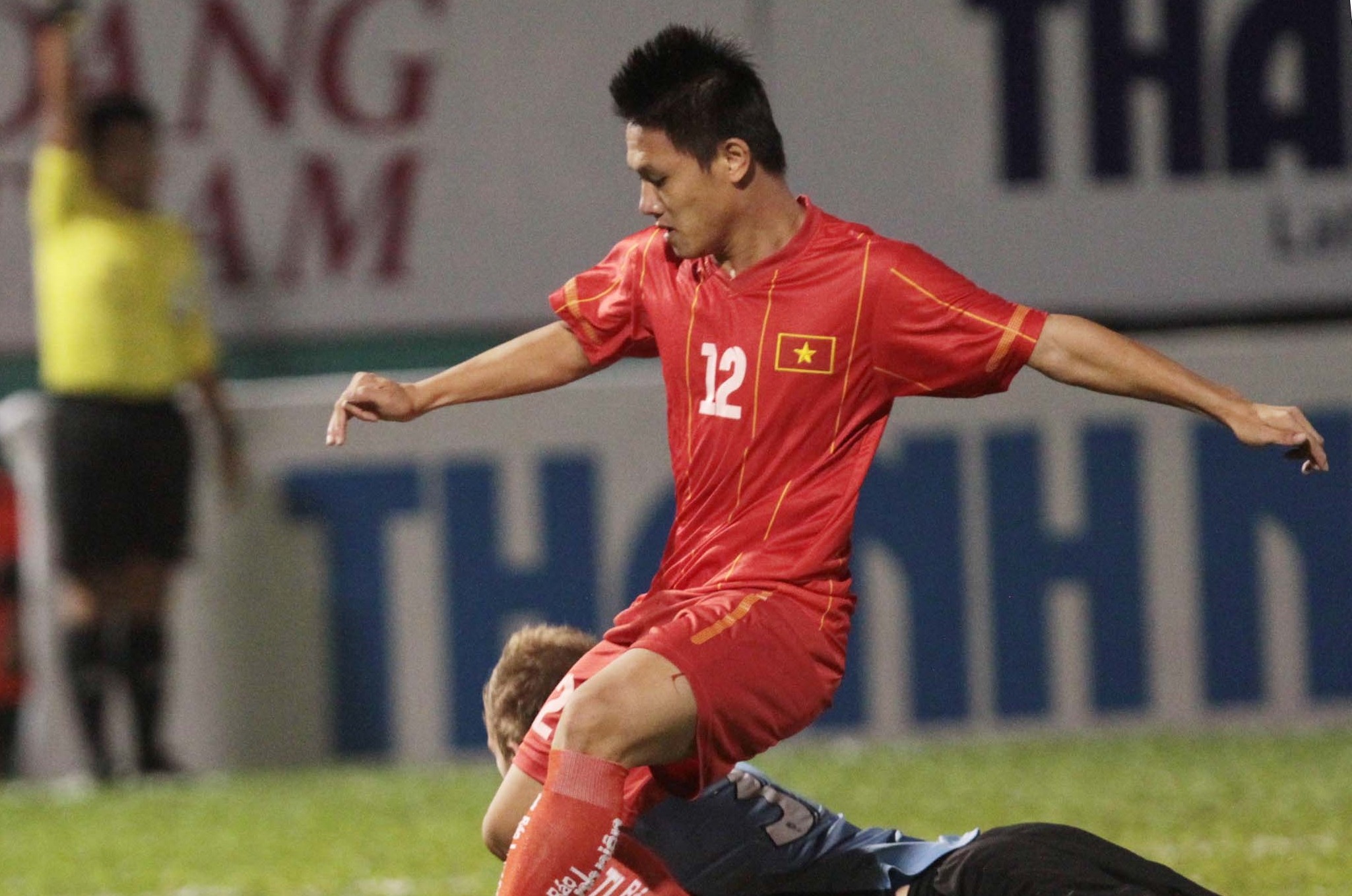 Điểm tin bóng đá Việt Nam tối 25/06: Bị bầu Đức công kích, Phó chủ tịch VFF từ chức - Bóng Đá