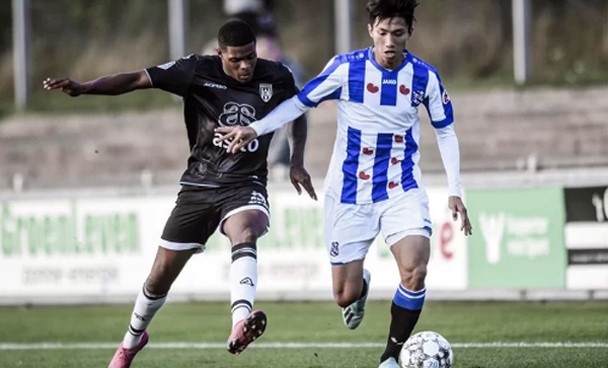 Đoàn Văn Hậu tiếp tục dự bị tại Heerenveen trước ngày hội quân cùng ĐT Việt Nam? - Bóng Đá