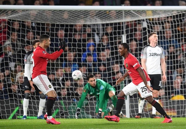 Ảnh sau trận Derby - Man Utd - Bóng Đá