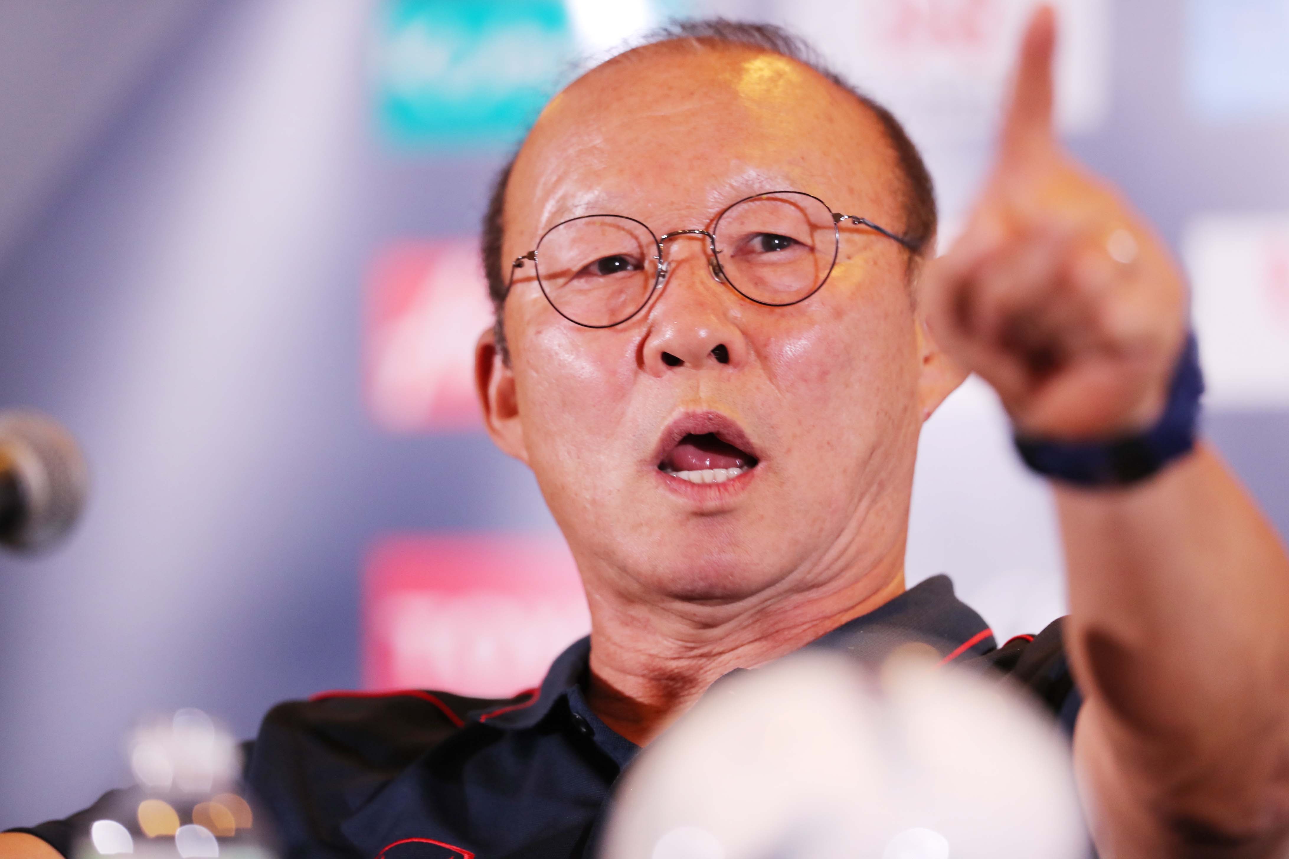 HLV Park Hang-seo đặc biệt lo ngại 1 cái tên của ĐT Thái Lan - Bóng Đá