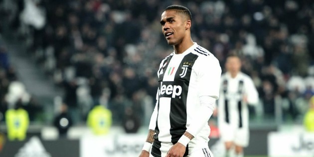 Juventus wants 36m for Douglas Costa  - Bóng Đá
