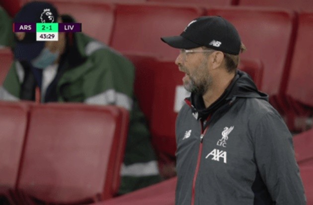 Jurgen Klopp’s priceless reaction to Alisson’s mistake against Arsenal   - Bóng Đá