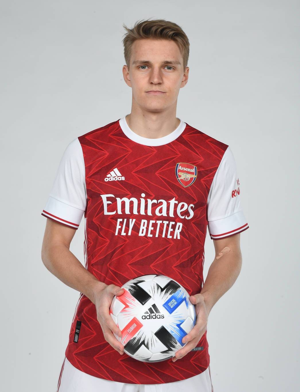 Chùm ảnh Martin Odegaard ra mắt Arsenal - Bóng Đá