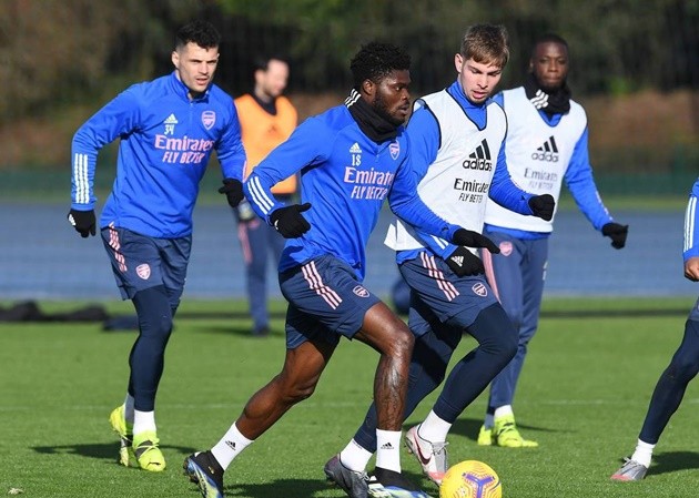 Martin Odegaard pulls off stunning backheel nutmeg assist in Arsenal training session  - Bóng Đá
