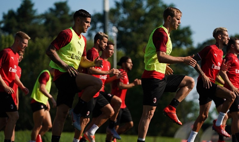 AC Milan tập - Bóng Đá