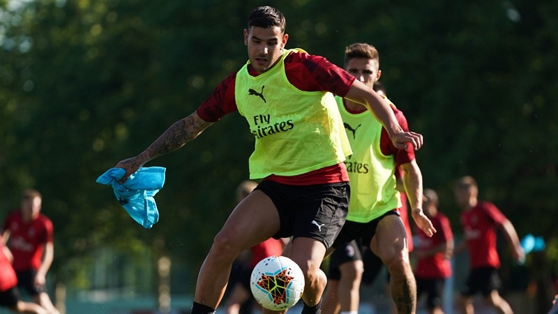 AC Milan tập - Bóng Đá