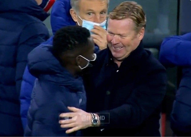 CHOÁNG! Barca thua thảm tại Camp Nou, Koeman cười 'như được mùa' - Bóng Đá
