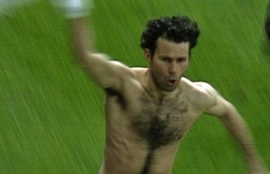 Ryan Giggs xấu hổ khi nhớ lại cách ăn mừng bàn thắng kinh điển vào lưới Arsenal - Bóng Đá