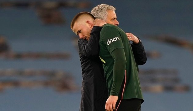 Eric Dier demands Tottenham 'step up and work together' as they turn their attention back to the Premier League  - Bóng Đá