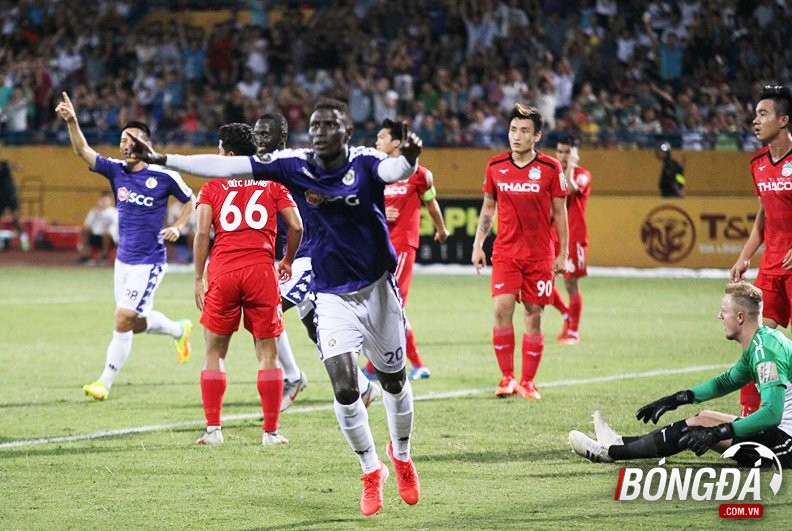 CLB Hà Nội giữa tâm bão và tia hy vọng mang tên Pape Omar - Bóng Đá