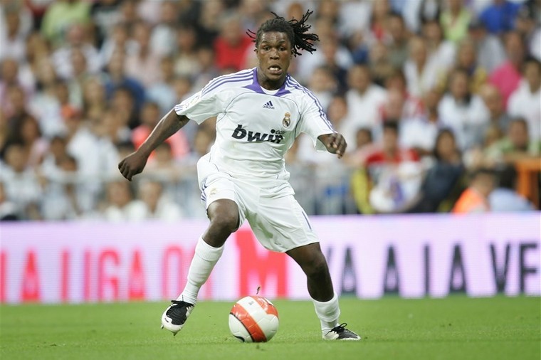 Royston Drenthe training with fat body - Bóng Đá