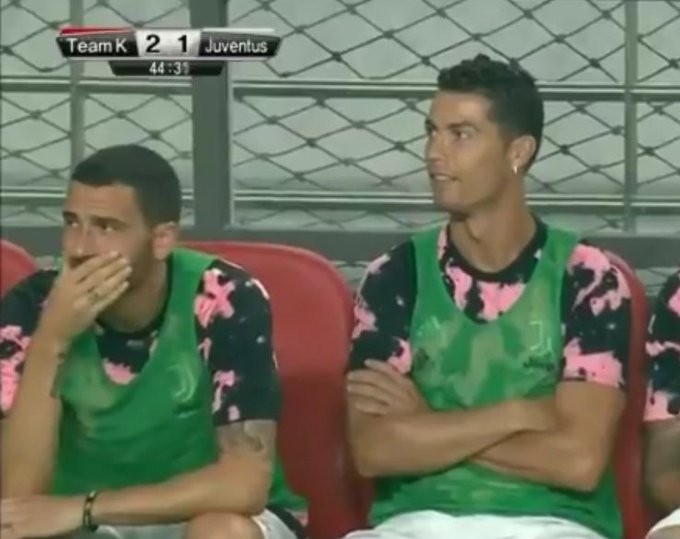Cristiano Ronaldo smiles wryly after K-League striker Cesinha imitates his iconic celebration - Bóng Đá