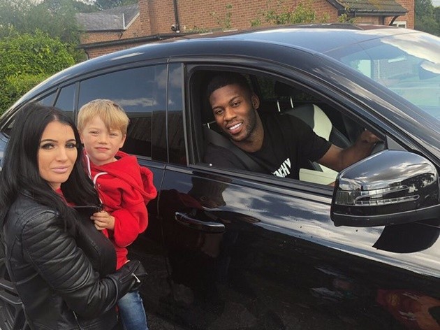 Fosu Mensah gặp CĐV - Bóng Đá