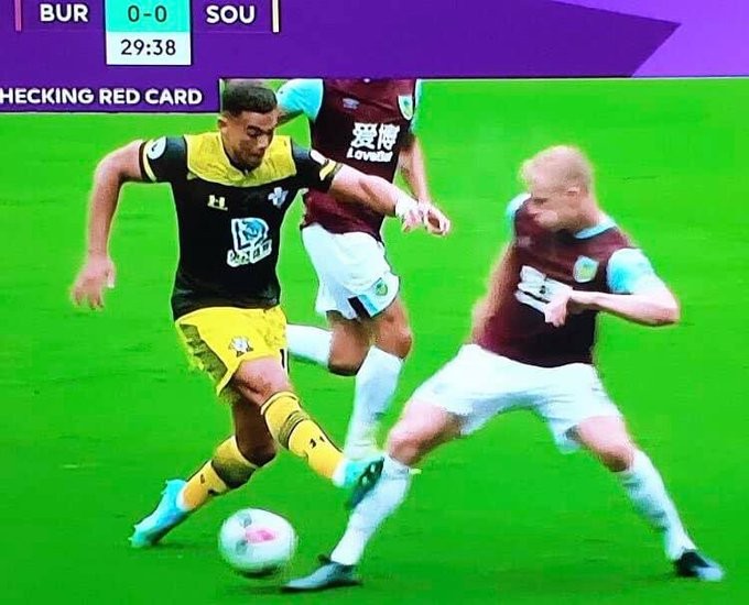 Đây! 6 tình huống VAR đã xuất hiện tại vòng 1 Premier League - Bóng Đá