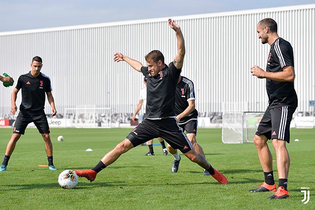 Khai màn gặp Parma, CĐV Juventus nhớ về kỷ niệm đẹp 8 năm trước - Bóng Đá