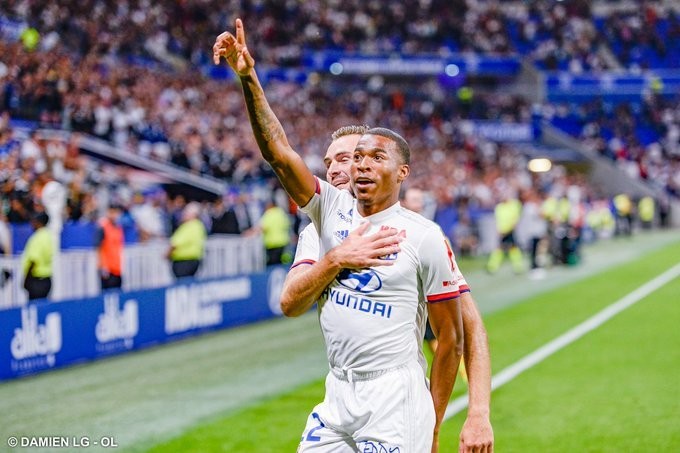 Phũ như Lyon, đền đáp 'ân nhân' bằng một 'set tennis' - Bóng Đá