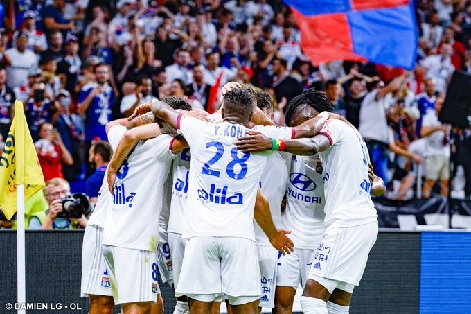 Phũ như Lyon, đền đáp 'ân nhân' bằng một 'set tennis' - Bóng Đá