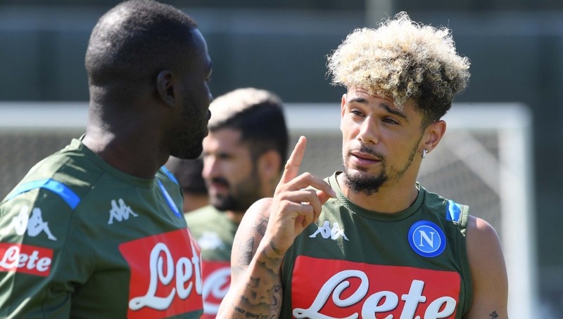 Ảnh: Napoli tập luyện trước trận đấu đầu tiên - Bóng Đá