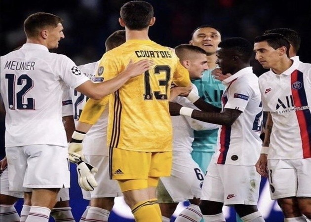 Keylor Navas đá lông nheo với Courtois - Bóng Đá