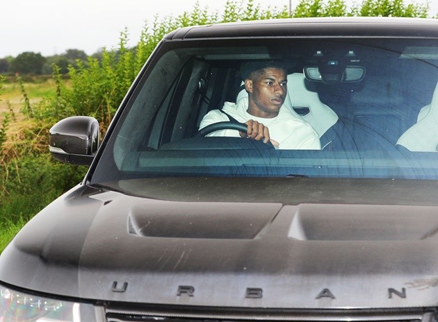 Photos: James, Martial, Andreas Pereira, Matic, Joel Pereira and Dalot arriving at Carrington today #mulive  - Bóng Đá