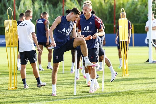 Mbappe resumes PSG training - Bóng Đá