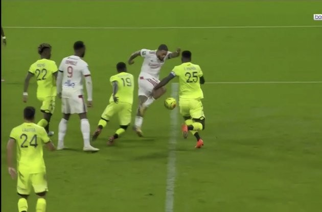 Depay hat-trick - Bóng Đá