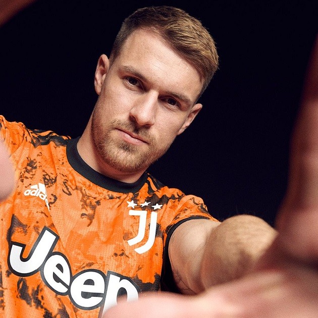 Juventus third kit - Bóng Đá