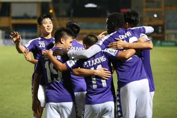 Trang chủ AFC: Văn Quyết - người hùng mang chiến thắng tặng NHM Hà Nội - Bóng Đá