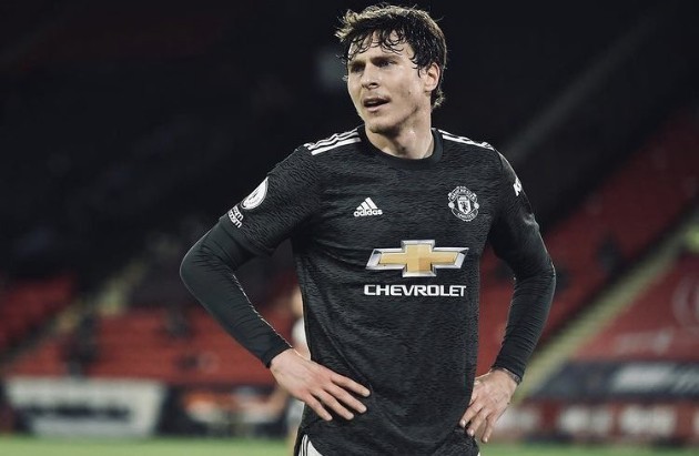 Against Liverpool, Man Utd'd back line won 27 from 33 defensive duels (81.8%) - Bóng Đá