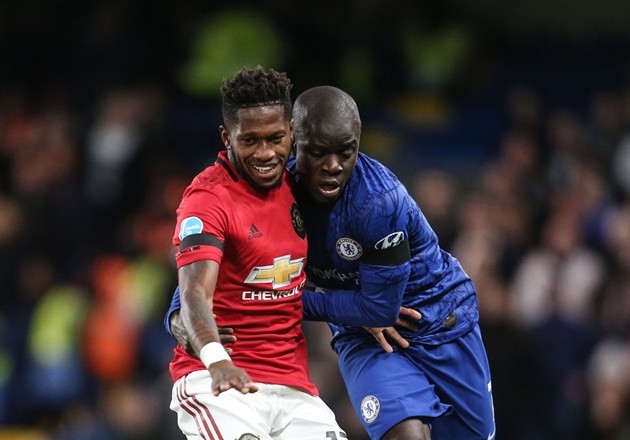 Một mình cân 4 sao Chelsea không cho đụng Martial, Fred ăn thẻ vàng - Bóng Đá