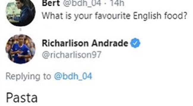 Những bài đăng trên MXH cho thấy siêu sao bóng đá cũng có lúc đầu óc 'biêng biêng' - Bóng Đá