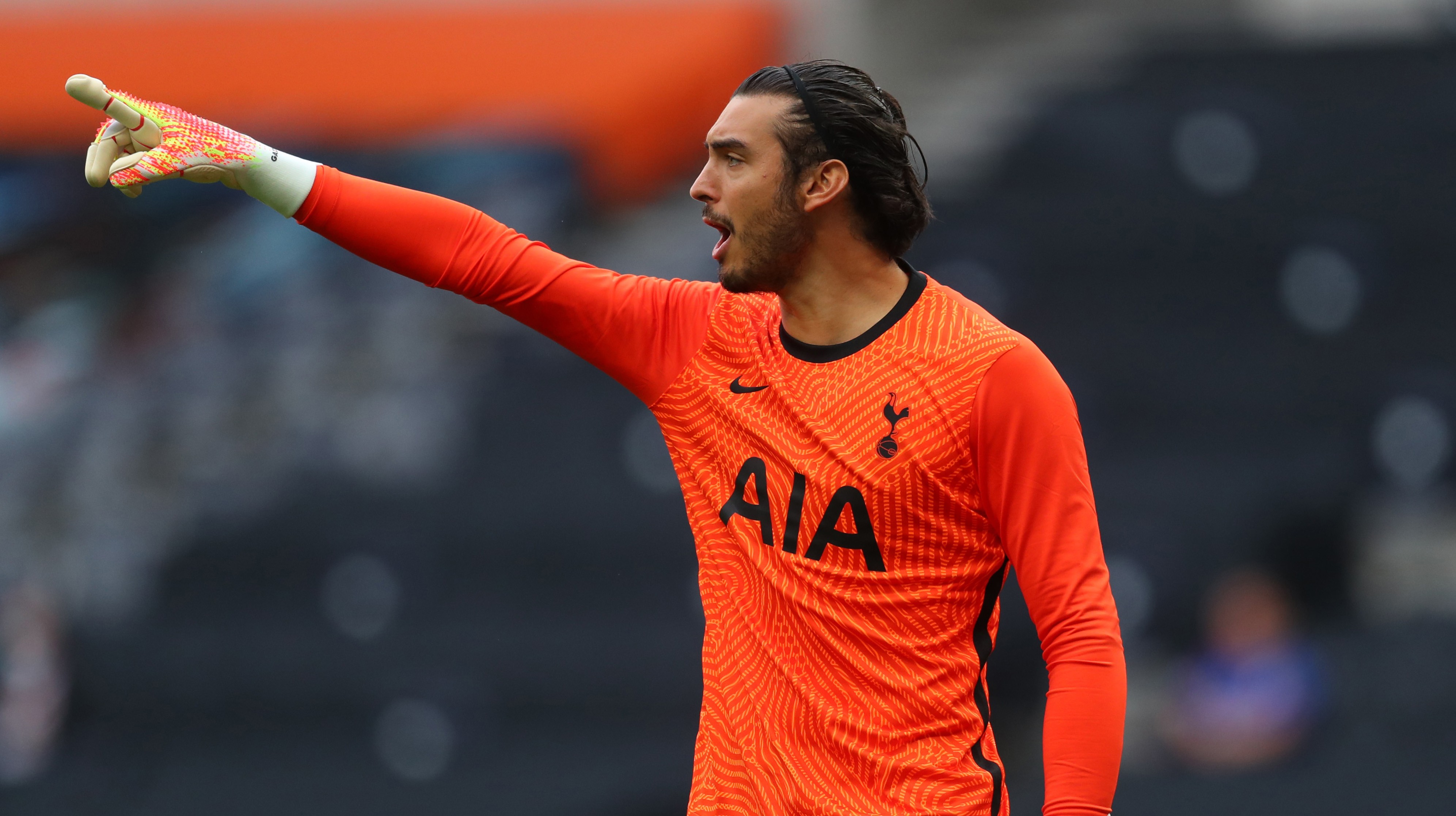 Paulo Gazzaniga has joined La Liga side Elche on loan until the end of the season.  - Bóng Đá
