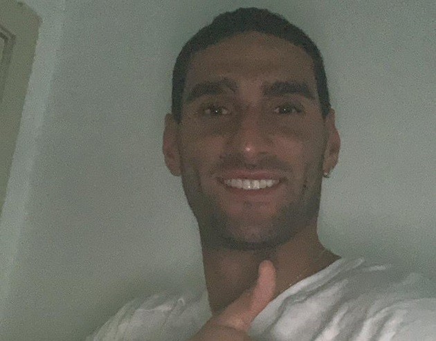 hình ảnh đầu tiên của fellaini - Bóng Đá