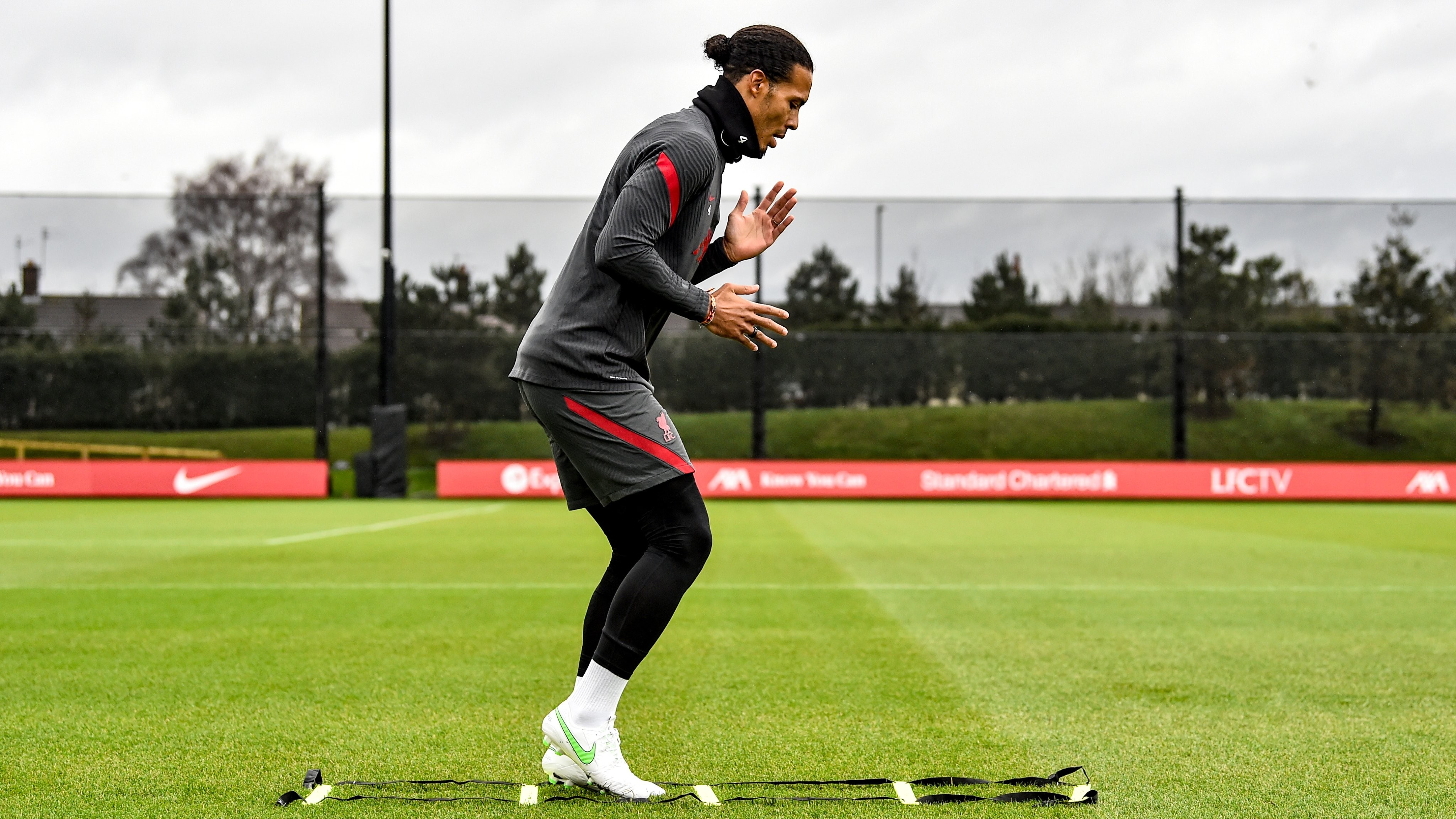 Trong cơn bĩ cực, Liverpool đón 2 cú hích quá lớn trở lại - Bóng Đá