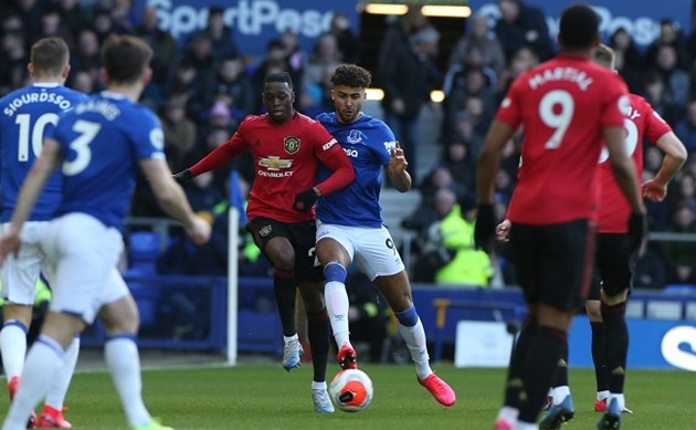 Chris Smalling mắc sai lầm, AS Roma nhọc nhằn đánh bại Cagliari - Bóng Đá