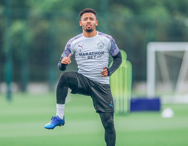 Kyle Walker returns to Man City after Covidiot’s lockdown violations including hosting two call girls - ảnh tập Man City - Bóng Đá