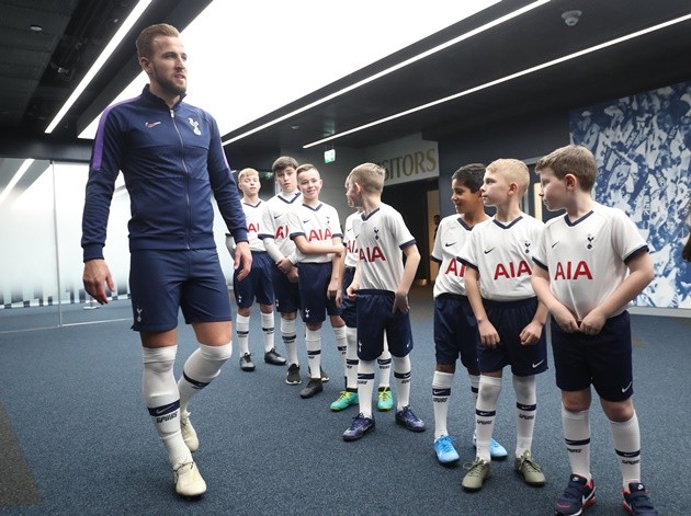 Dele Alli rides his bike to Spurs training as Son Heung-min and Co return for solo sessions after coronavirus lockdown - Bóng Đá