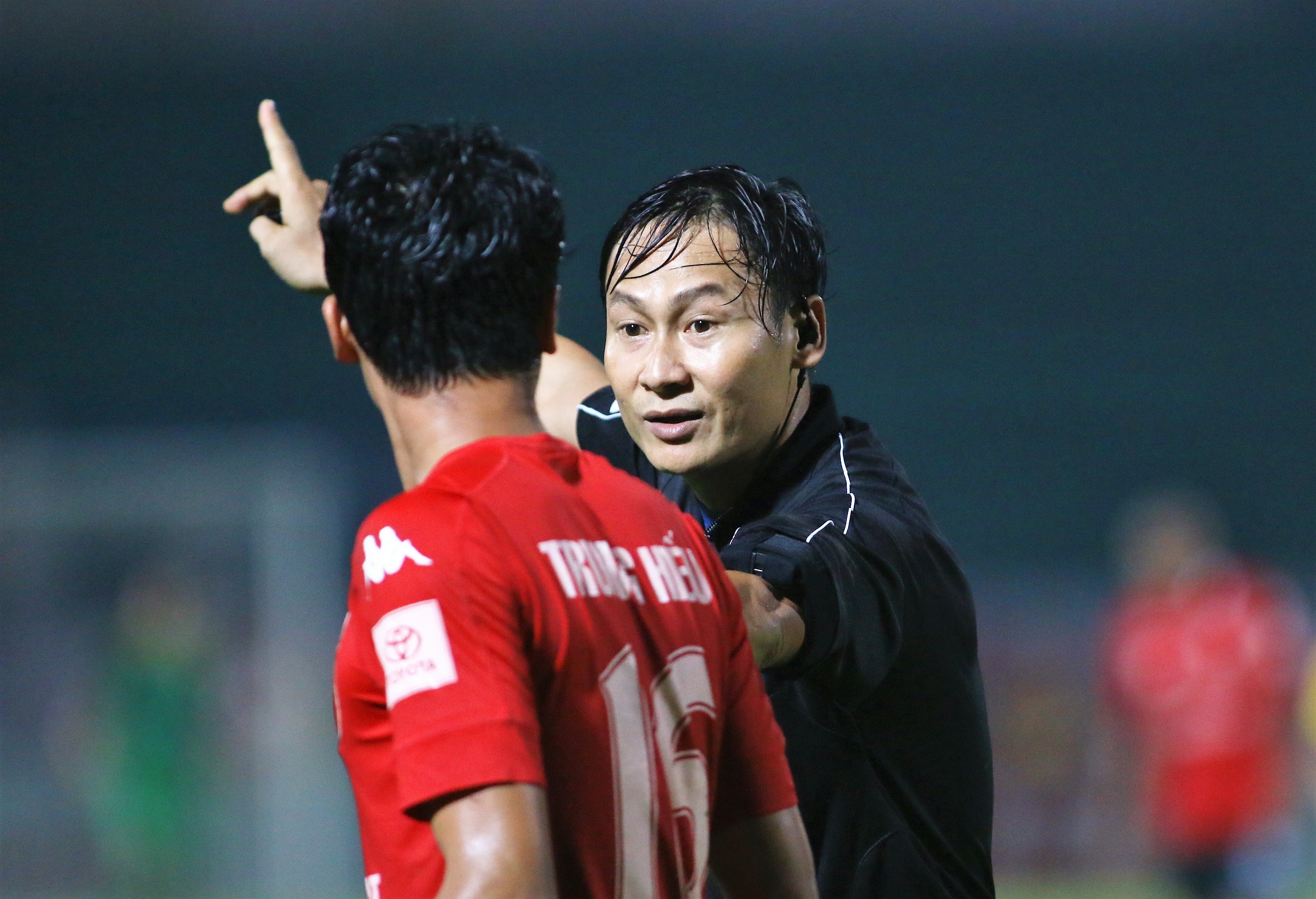 Trọng tài V-League tiếp tục bẻ còi: Căn bệnh nan y chưa có thuốc chữa - Bóng Đá