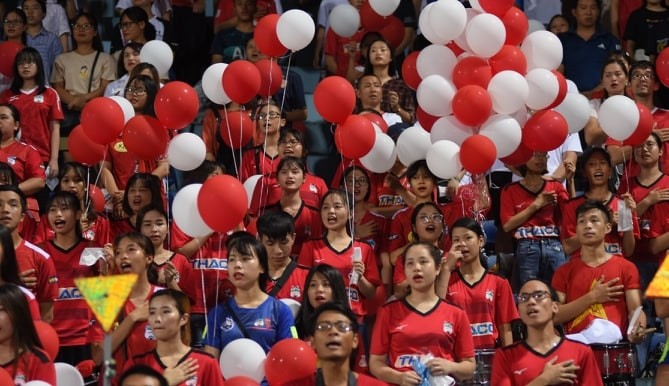 CĐV dọa bỏ HAGL: Lời cảnh tỉnh cho bầu Đức ! - Bóng Đá