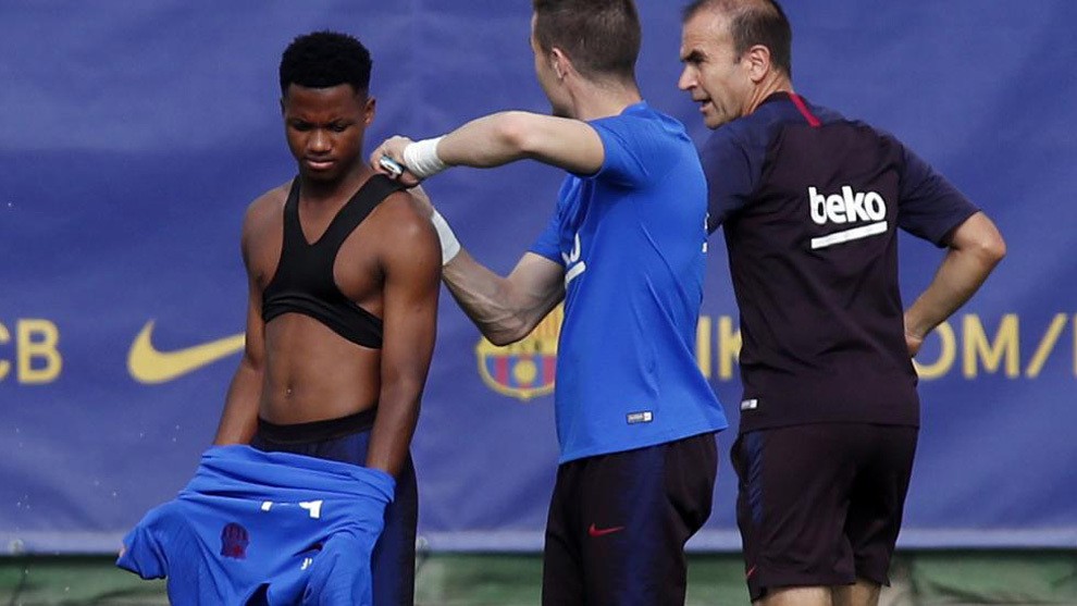 Ansu Fati out of Barcelona's trip to Getafe - Bóng Đá