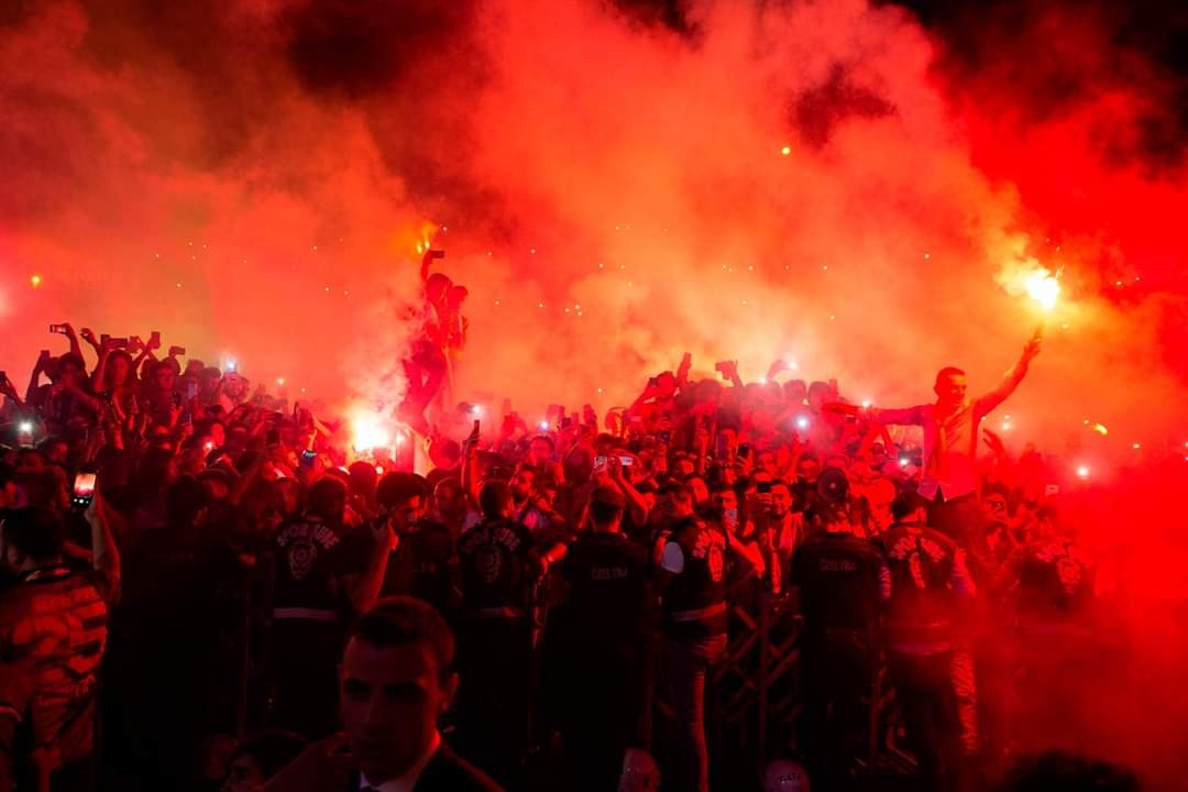 Ảnh Falcao được chào đón như người hùng - Bóng Đá