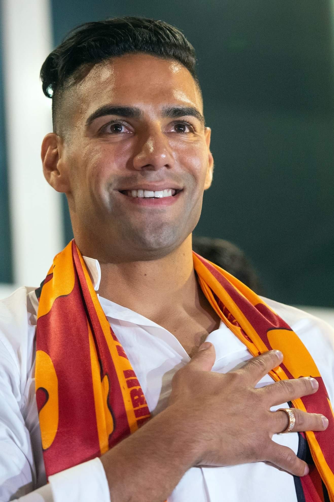 Ảnh Falcao được chào đón như người hùng - Bóng Đá