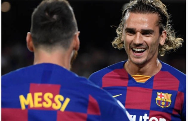 Phản ứng của Messi khi lần đầu kết hợp cùng Griezmann - Bóng Đá