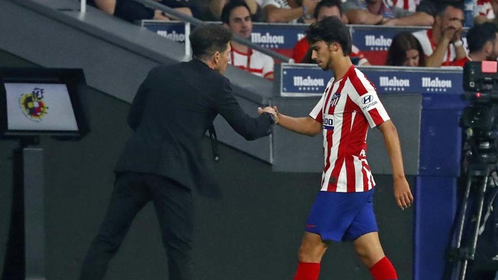 Joao Felix substituted again - Bóng Đá