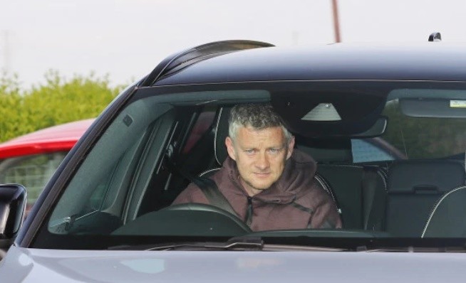 David de Gea returns to Man Utd for pre-season after being offered world record £350k-a-week ‘take it or leave it’ deal - Bóng Đá