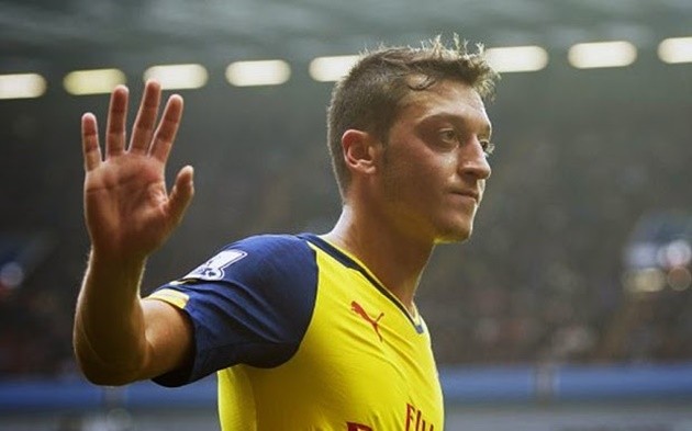 Ozil heartfell letters for fans - Bóng Đá