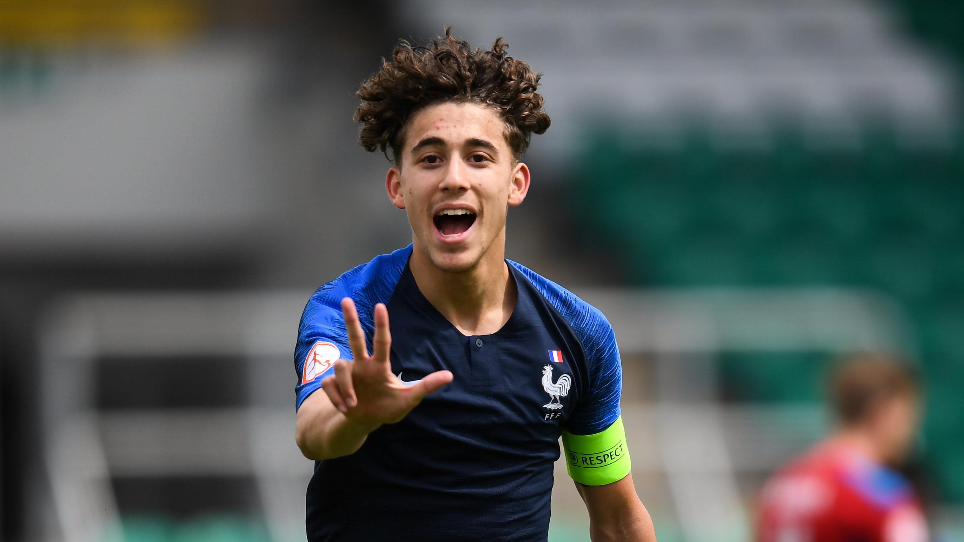 Aouchiche snubbed Arsenal to join St.Etienne  - Bóng Đá