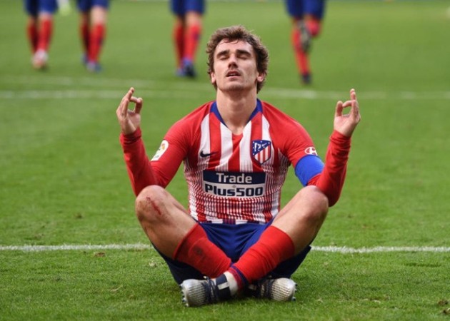 Atletico tố Barca, Griezmann trước viễn cảnh 