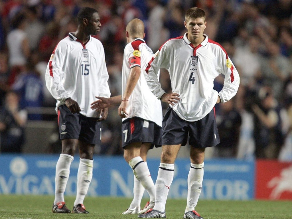 Gerrard và mùa hè sóng gió trước lời mời gọi từ Chelsea - Bóng Đá